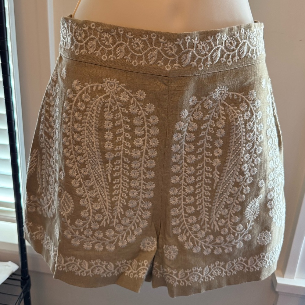 Zara • High waist Taupe Embroidered Short • Sz XS - Picture 3 of 5